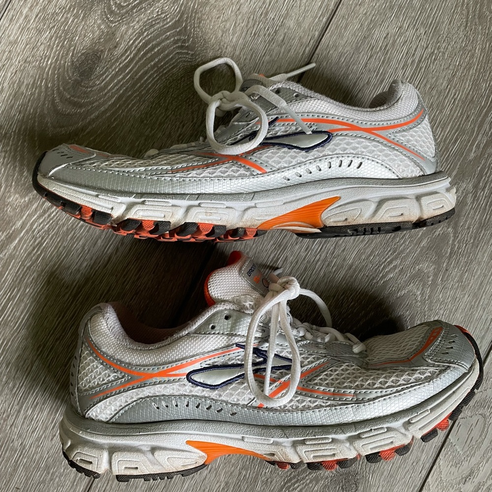Brooks Switch 3 Orange Running/Walking Sneaker